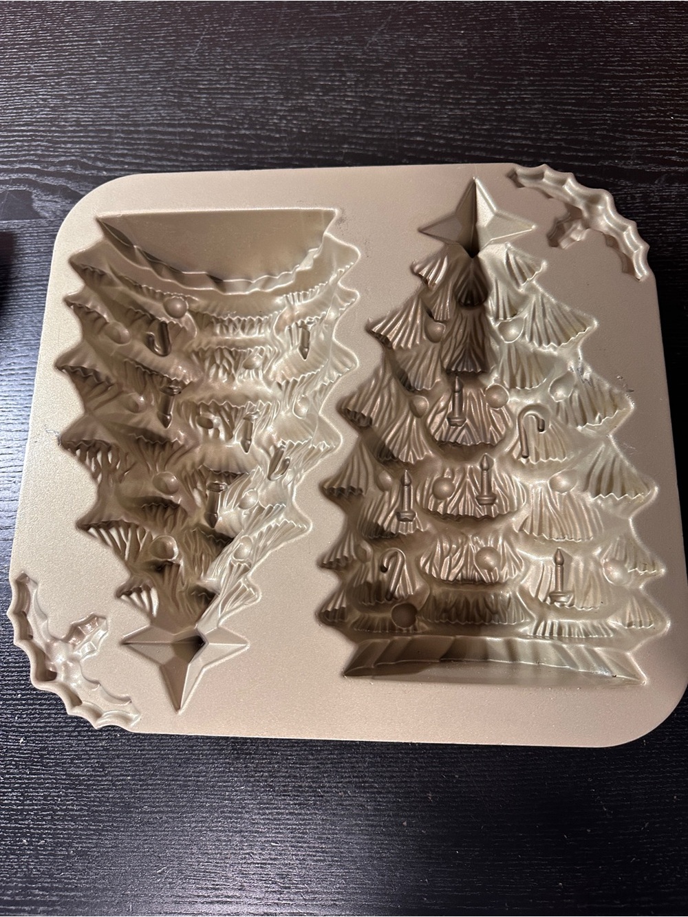 Nordic Ware 3D Holiday 10" Christmas Tree 9 cup Cake Pan Mold Heavy Duty